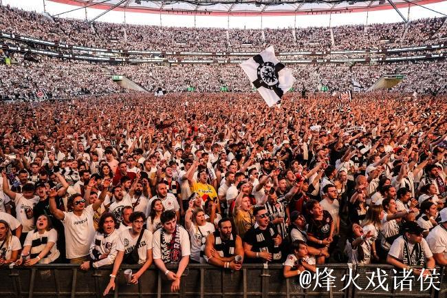 每体：法兰克福球迷有1000人无门票想混进场，被