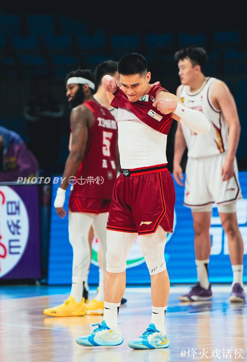 陈盈骏17分首钢负天津 李添荣27分上海胜吉林