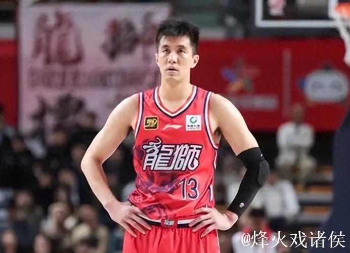 郭艾伦爆砍32分6记三分破纪录 广州大胜吉林 郭艾伦爆砍32分6记三分破纪录 广州大胜吉林